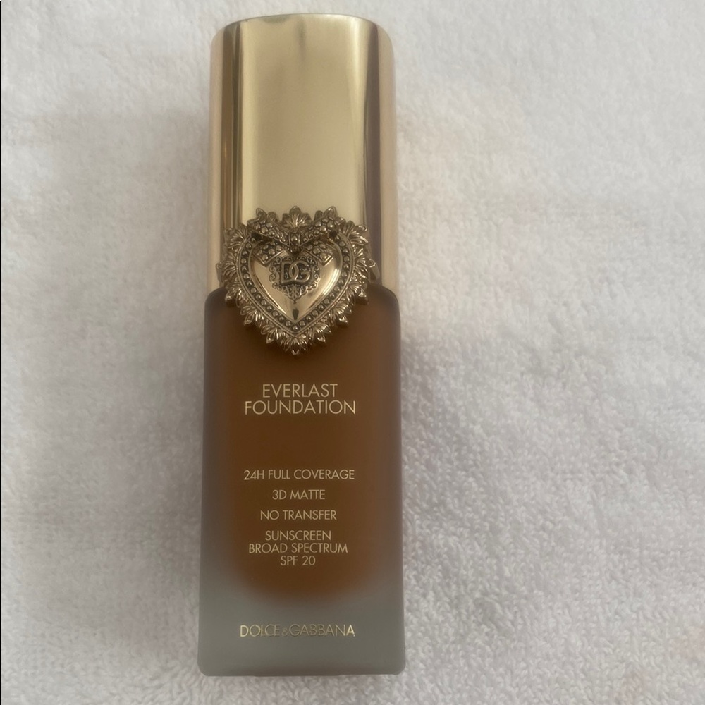 Dolce & Gabbana Everlast Foundation
